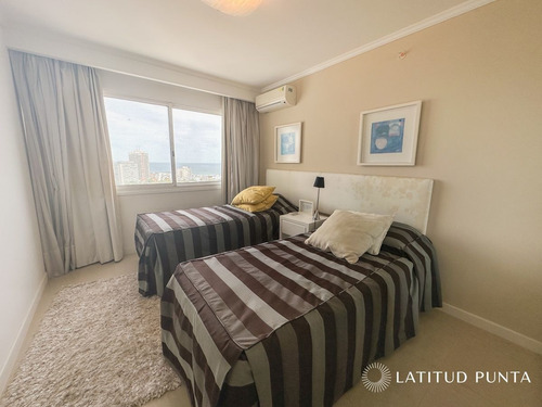 Imagen 17 de 23 de Apartamento En Casino Tower, 2 Dormitorios Y Medio - Punta Del Este Mansa