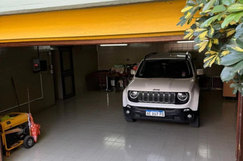 Casa En Venta - 4 Dormitorios 4 Baños - Cocheras - 330mts2 - La Matanza