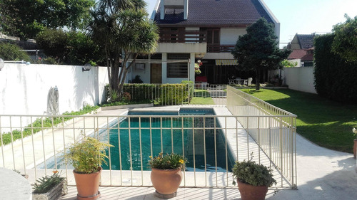 Imagen 2 de 21 de Gran Chalet En La Mejor Zona Residencial