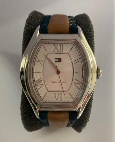 02 Relógios Tommy Hilfiger Feminino - Original - Usado