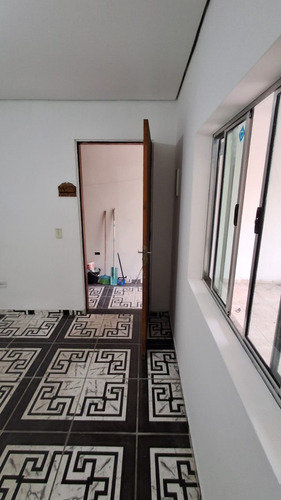 Imovel Com 4 Casas De 3 Cômodos Banheiro Quintal E Garagem