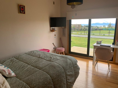 Casa En Venta De 7 Dorm. En Puerto Varas