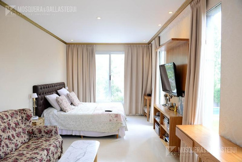 Imagen 11 de 21 de Increíble Casa De Estilo Moderno En Santa Catalina - Villanueva