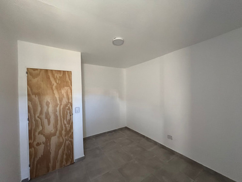 Casa En Venta A Estrenar Barrio Observatorio 2 Dormitorios Con Entrada Para Auto.