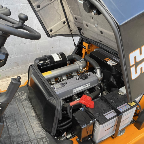 Imagen 6 de 12 de Autoelevador 2500kg 2.5 Toneladas Triple Torre 4.5m Duales