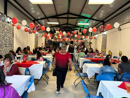 Se Vende Salón De Fiestas , En
