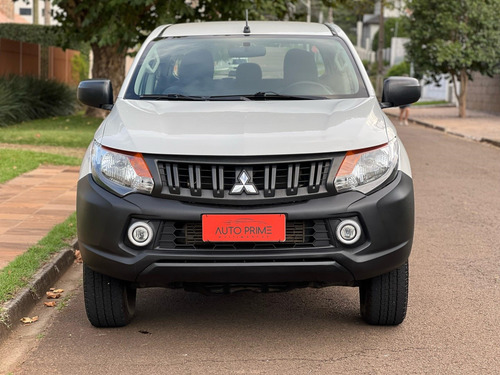 Mitsubishi L200 Triton 2.4 16V TURBO DIESEL GL CD 4X4 MANUAL