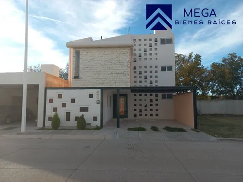 Casa En Venta En Fracc. Los Nogales Residencial Durango