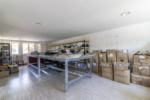Casa En Venta De 4 Dorm. En Las Condes