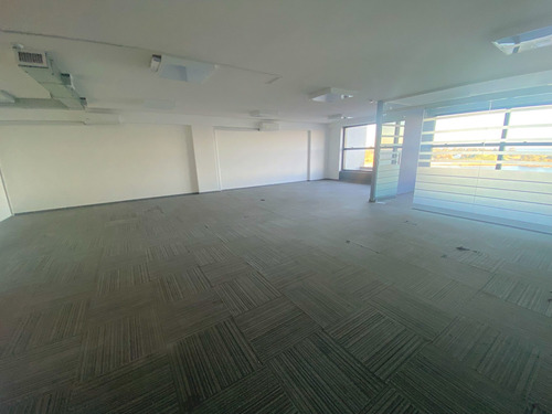 Venta Con Renta De Oficinas, Piso 10 En Marigot Office