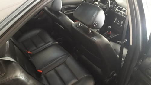 Volkswagen Bora 1.8 Highline T 180cv Cuero
