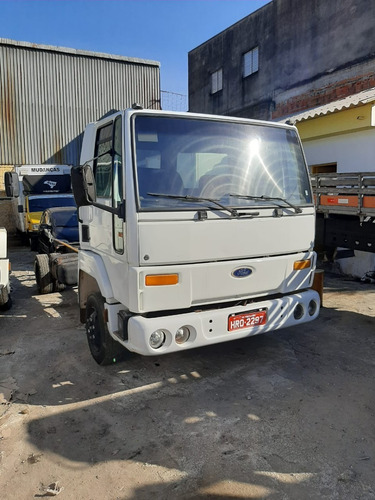 Ford Cargo 815 - Ano 2002 - Chassis.