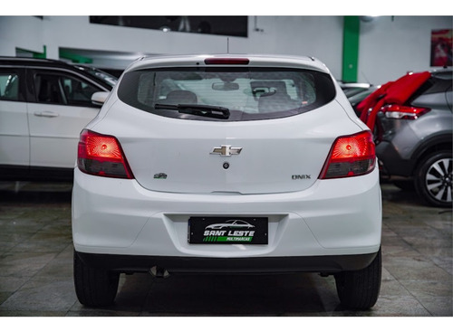 Chevrolet Onix 1.0 MPFI SELEÇÃO 8V FLEX 4P MANUAL