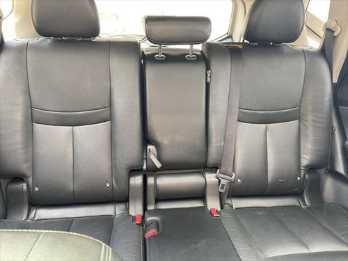 Nissan X-Trail 2.5 Exclusive 3 Row Cvt
