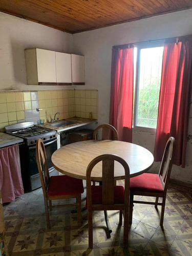 Casa En Venta - 2 Dormitorios 1 Baño 1 Cochera - 130mts2 - Mechita