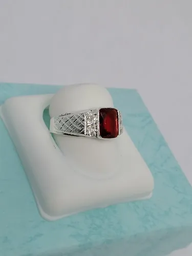 Anillo Para Hombre Con Piedra Roja En Plata 925