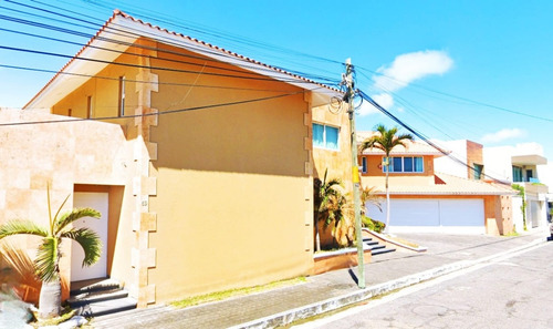 Amplia Casa En Venta En Av. Costa De Oro, Costa De Oro Veracruz, Veracruz. Cmr.