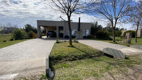 Venta Casa 4 Ambientes C/ Piscina Y Parque, Haras Del Sur 1