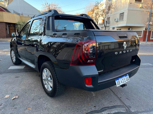 Imagen 3 de 15 de Renault Duster Oroch 2017 2.0 Privilege