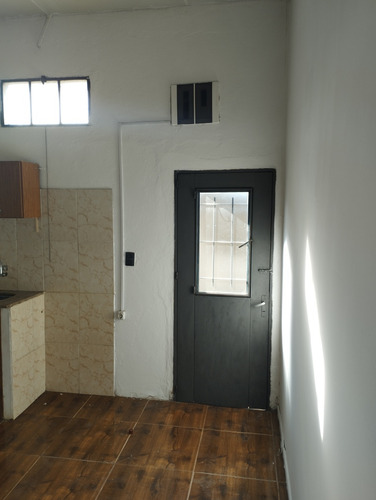 Alquilo Amplio Apartamento En Pando.