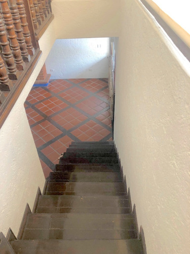 Imagen 16 de 29 de Rento En Cuernavaca Vista Hermosa Zona Dorada 2 Encantadoras Y Amplias Villas Estilo Mexicano Moderno Recien Remodeladas En Pequeño Y Exclusivo Conjunto Con Jacuzzi Privado Y Alberca Con Calf. Solar