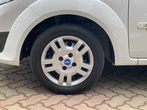 Ford Fiesta 1.6 8v Flex 4p Manual