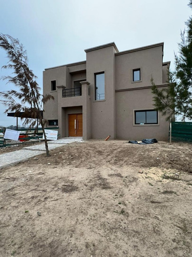 Imagen 16 de 24 de Casa En Venta En Barrio El Naudir