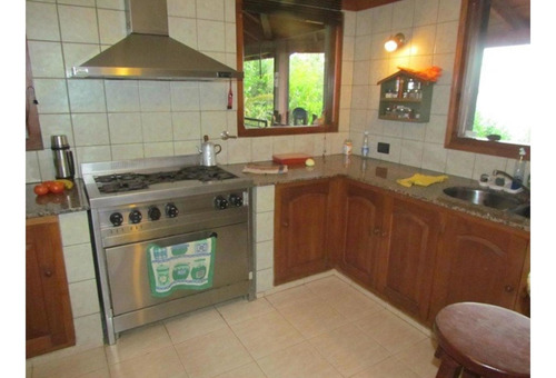 Imagen 7 de 10 de Hermosa Y Comoda Casa Con Vista Al Lago 3 Dormitorios + Depa