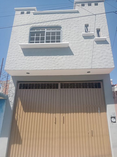 Casa En Venta En Vasco De Quiroga, Morelia.
