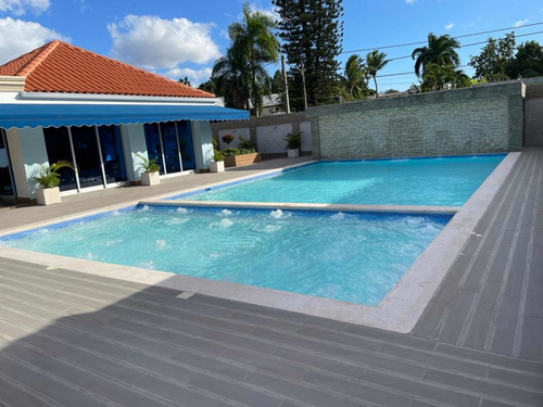 Venta De Casa En Prolongación 27 Con 2400mts Y Piscina