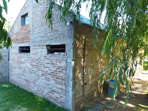 Casa De 2 Dormitorios 65m2 Balneario Santa Ana Colonia