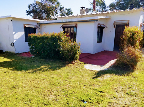 Casa De 110 Mts Cuadrados En Plena Calle Principal De Playa Pascual (parada 6).