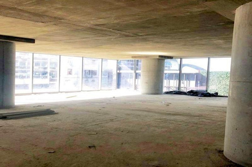 Imagen 7 de 13 de Edificio Categoría A | Torre Odeon - 4 Pisos Completos