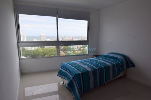 Imagen 22 de 30 de Apartamento De Categoría Con Vista Hacia La Mansa En Todos Sus Hambientes!! - Punta Del Este Roosevelt