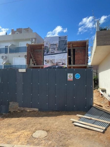 Casa Em Guarujá Com 2 Dormitórios - Mi271319
