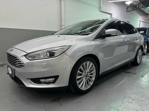 Ford Focus III 2.0 Sedan Titanium At6