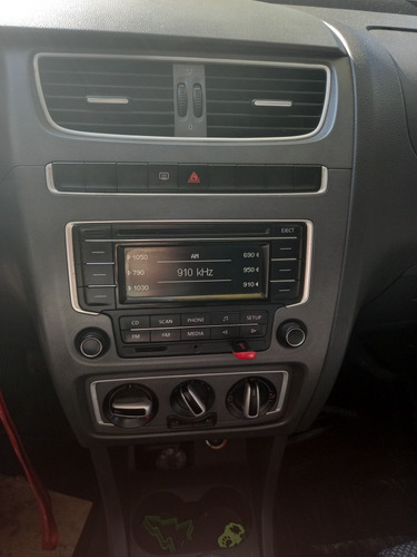 Imagen 8 de 15 de Volkswagen Suran 2014 1.6 Comfortline 101cv