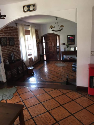 Casa En Carrasco Sur, 3 Dormitorios, 3 Baños, Piscina