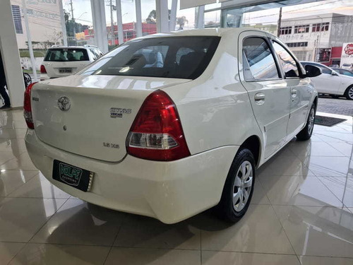 Imagem 4 de 11 de Toyota Etios Sd Xs 1.5 Mt 2014