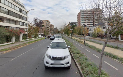 Local Comercial En Arriendo Eleodoro Yañez, Thayer Ojeda