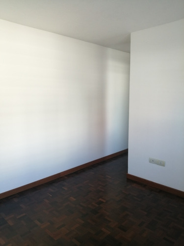 Imagen 5 de 16 de Luis Lamas, Hermoso Apto Al Frente, Dos Garages