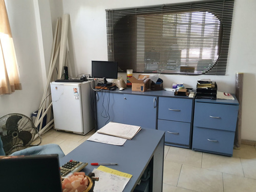 Venta Galpon De 380m² Caaguazu 1696 Ituzaingo