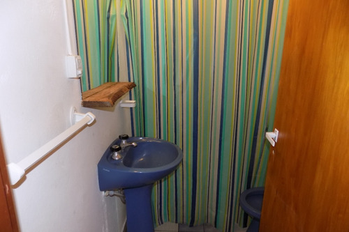 Imagen 5 de 13 de Vivienda De 5 Ambientes Dividida En 2 Casas, Con Jardín Parque Bristol
