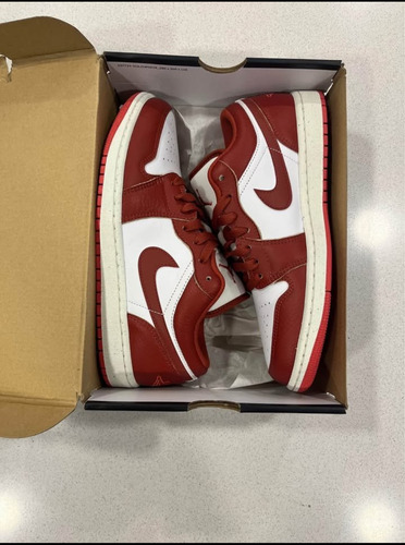 Zapatillas Jordan 1 Low Rojas (Usado)