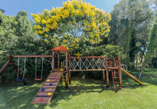 Imagem 19 de 27 de Residência Com 4 Amplas Suítes - 1403