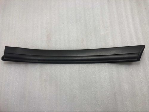 Moldura Ext. Puerta Trasera Izq. C/d Dodge Durango 2004-2009