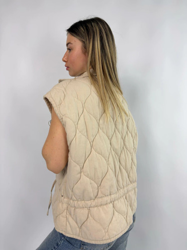 Chaleco Abrigado Matelasse Con Bolsillos