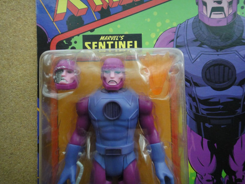 Marvel Legends Retro Collection Sentinel & Wolverine Hasbro (Usado)