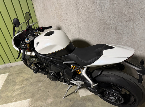 Speed Triple 1200rr / A Re Estrenar / Accesorios