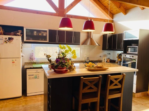 Venta De Vivienda Con Casa De Té En Villa General Belgrano - Inv0035